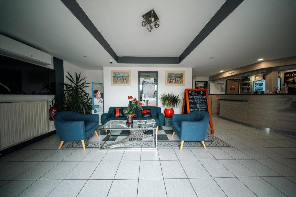 Brit Hotel La Bonne Etape Evreux Bagian luar foto
