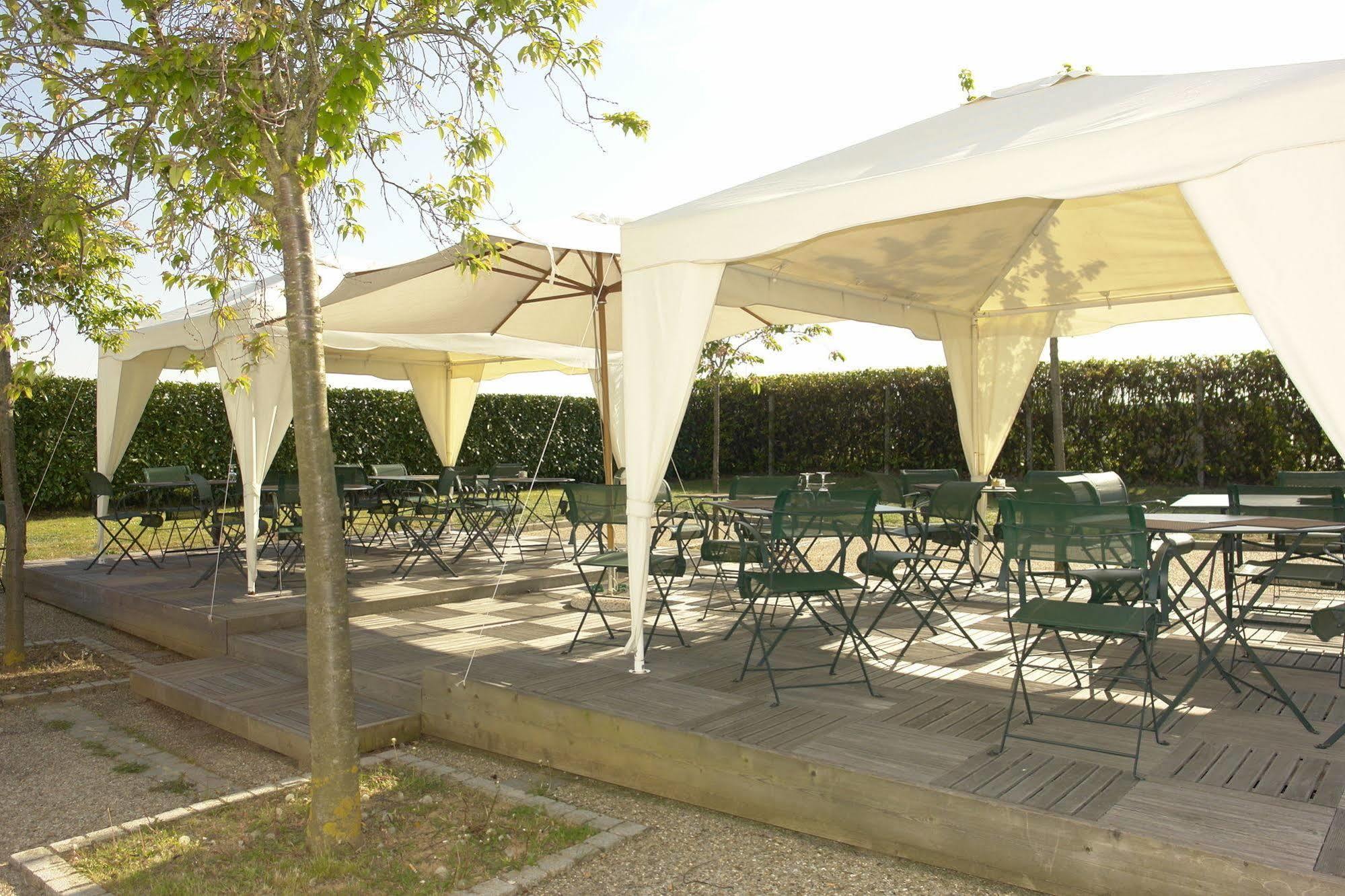 Brit Hotel La Bonne Etape Evreux Bagian luar foto